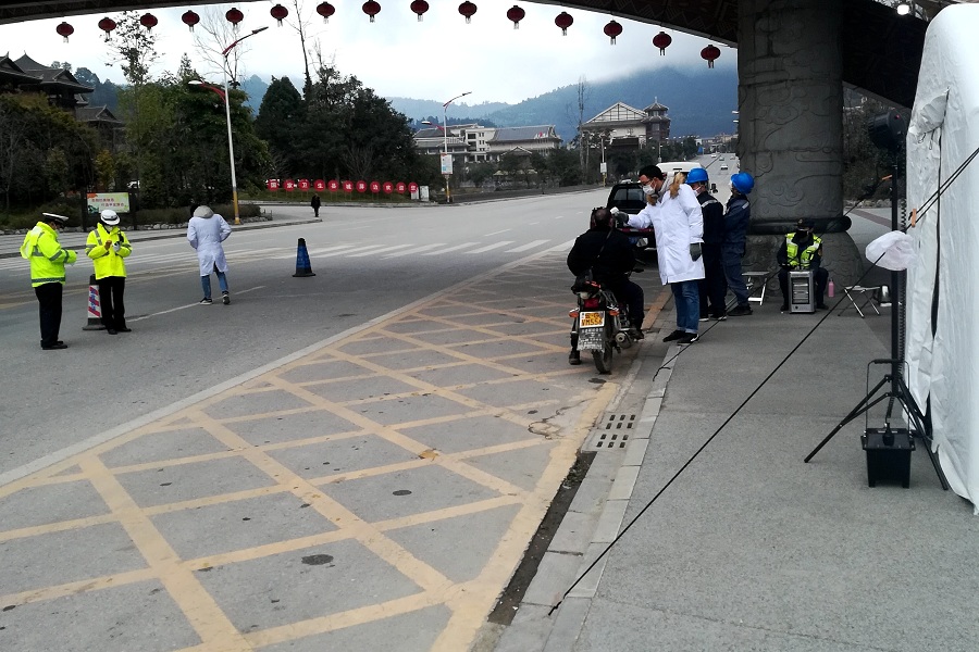 南方电网云南红河建水供电局坚守岗位抗疫情千家万户灯火明