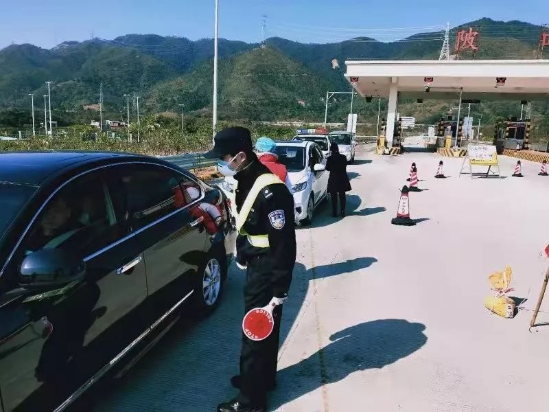 阳春对全市各个出口,车站展开疫情防控工作,逢车必检!