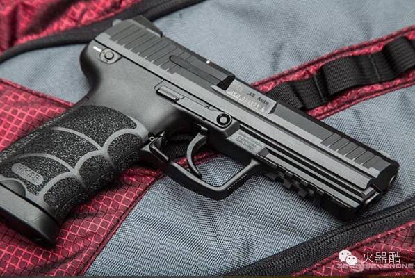 从外观上看,hk45像是p30和usp的"混血"型.