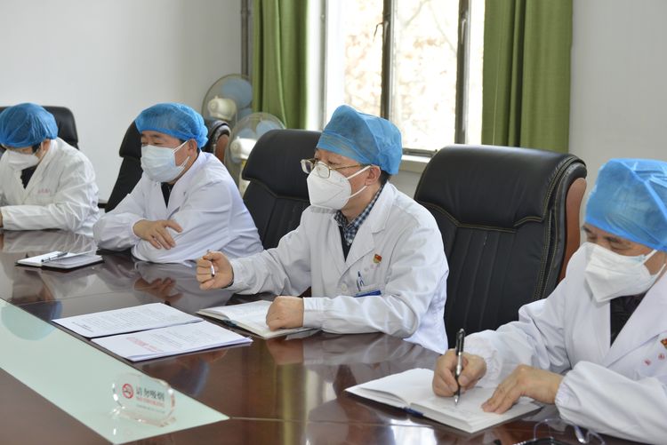 剩下的请交给我们抗击疫情战场上的干部和党员写真