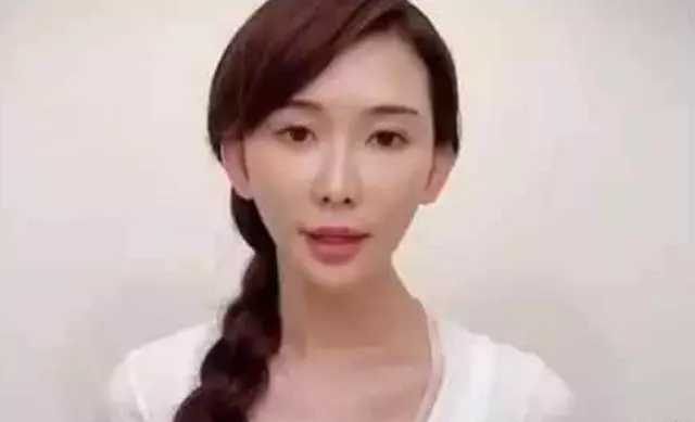 林志玲录视频不见少女身材，扎辫子皮肤黄的抢镜，没结婚多久啊！