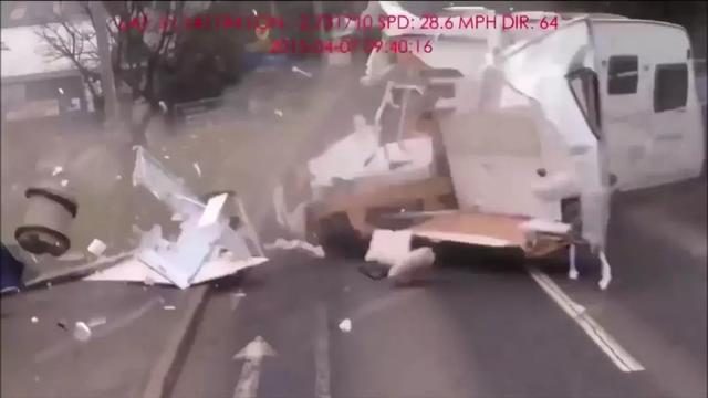 房车坐多少人_江铃考斯特房车6人睡眠_小型房车4人坐