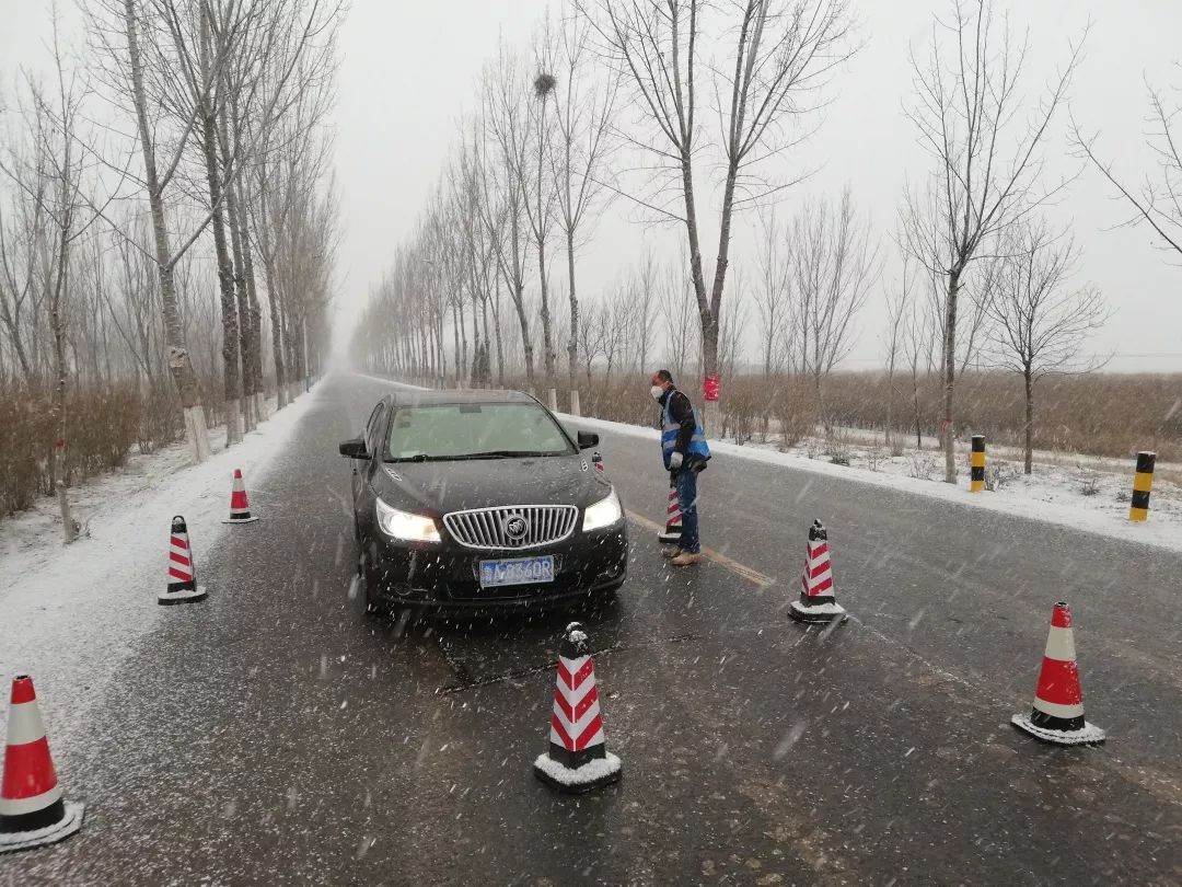 风雪无情人有情，疫情面前勇担当