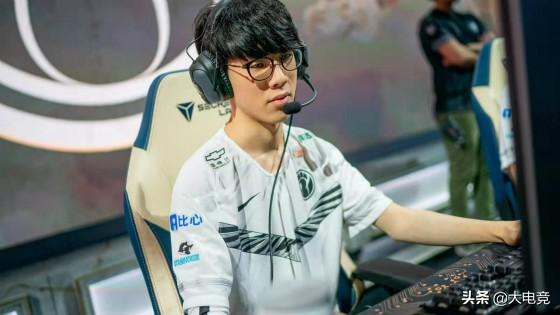 LOL：偶遇韩服路人调侃武汉疫情，TheShy直播斥责要求改正