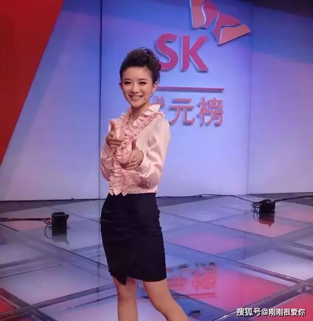 2016年,蔡紫应邀担任中央电视台《生活圈》节目主持人.