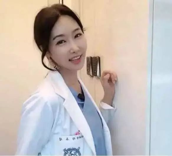 韩国50岁女牙医健身10年身材皮肤保持年轻态却被质疑年龄造假亚新体育(图3)