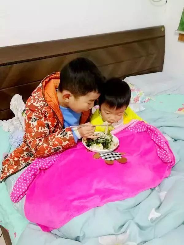 「视听天门」【一线实拍】泪目！抗疫医生和他的孩子们