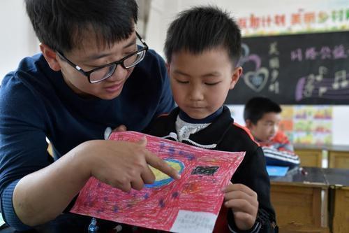 原创小学生数学题“11-4=7”被判错，老师亮出“标准答案”，家长怒了