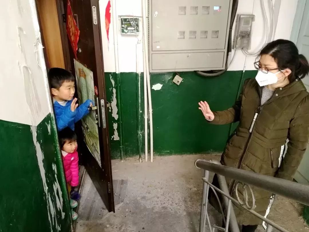 「视听天门」【一线实拍】泪目！抗疫医生和他的孩子们