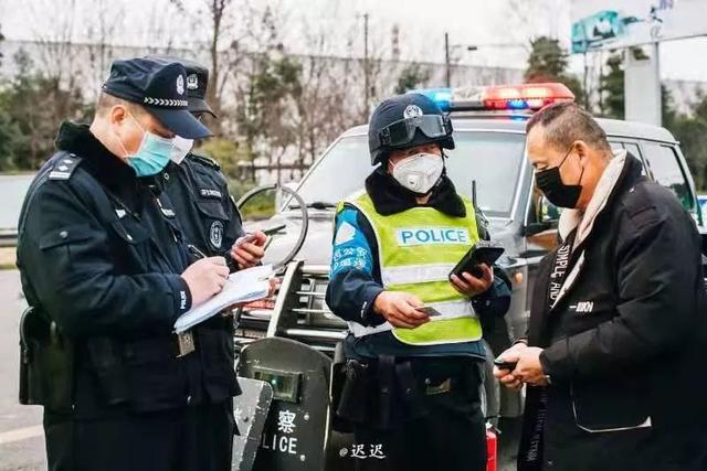 抗击疫情，摄影人在行动，镜头下的感人瞬间