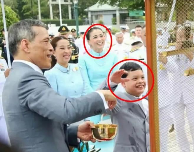 原创43岁西拉米离宫坚持拍最后一套亲子照提帮功请铭记母亲的美