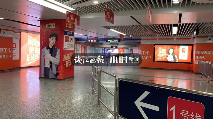 返岗第一个早高峰，杭州地铁是这般景象！车厢里座无虚席，但从未如此安静-搜狐大视野-搜狐新闻