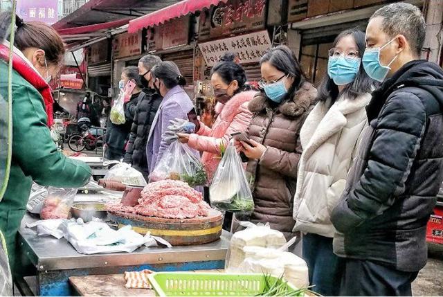 抗击疫情，摄影人在行动，镜头下的感人瞬间