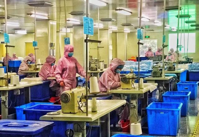 抗击疫情，摄影人在行动，镜头下的感人瞬间