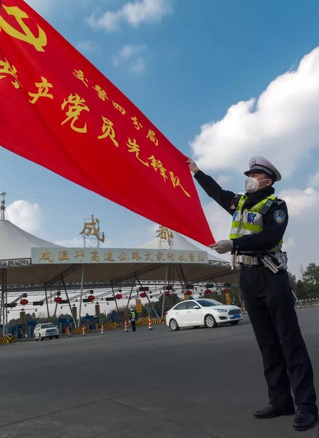 抗击疫情，摄影人在行动，镜头下的感人瞬间