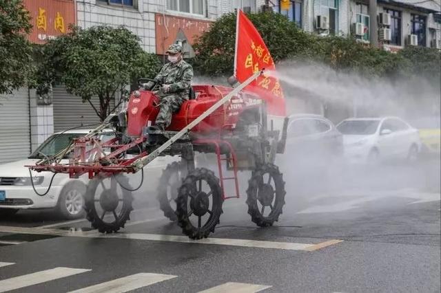 抗击疫情，摄影人在行动，镜头下的感人瞬间