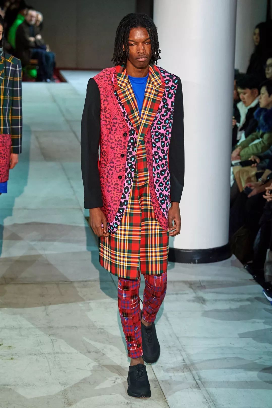 用颜色抵抗颜色丨川久保玲Comme des Garçons Homme Plus 2020秋冬系列_假发 用颜色抵抗颜色丨川久保玲Comme des Garçons Homme Plus 2020秋冬系列_假发
