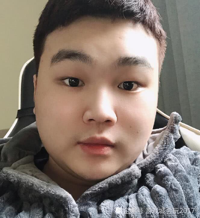 王者荣耀斗鱼主播排行_王者荣耀八月主播人气排行:北慕首度跌出前十,blue营收超张大仙(2)