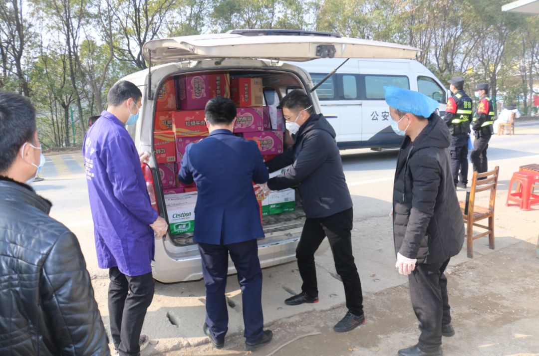牧名人口罩厂_戴口罩的卡通图片(2)