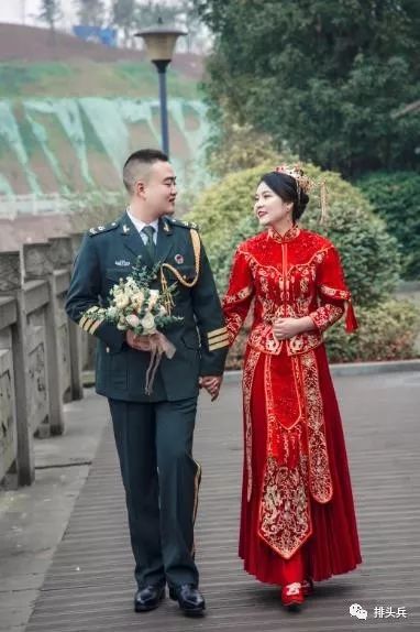 我披上袈裟你穿上婚纱的歌是_你穿婚纱我穿袈裟图片