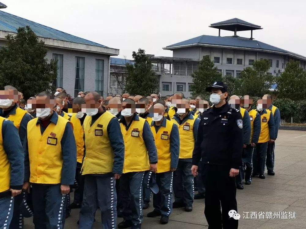 1月27日,赣州监狱全面实行封闭式管理,高墙之内,监狱民警开始了连续14