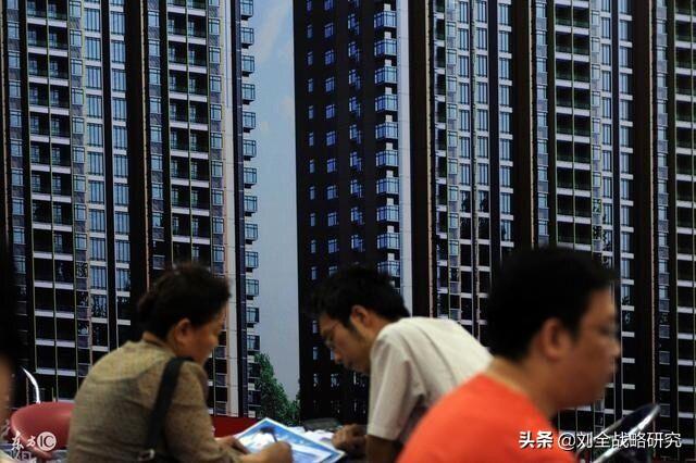 房地产商快扛不住了，房价有可能跌回10年前吗？