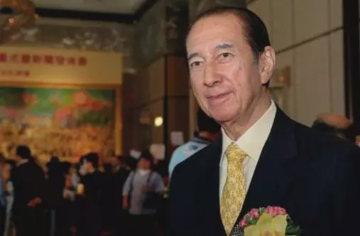 曾把何鸿燊迷住的私人护士，在拿了一亿分手费