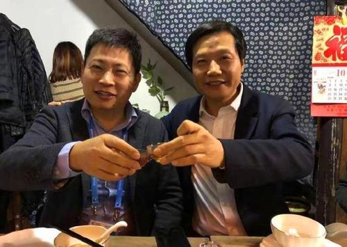终于撕破脸了！卢伟冰“炮轰”华为技术落后！
