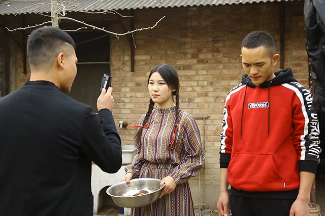 适婚人口少_适婚的年龄(2)