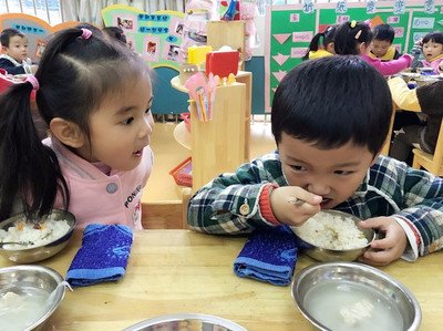 「樱桃育儿经」孩子脾虚积食的“根源”已公布！告诫：娃再馋也不能碰这些食物