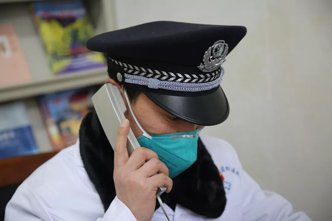 我是警察,我是医生,我是共产党员