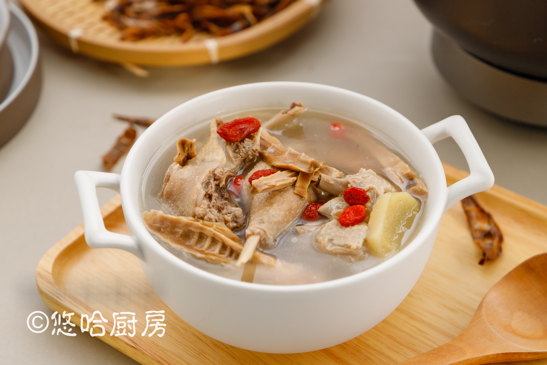 笋干煲鸭汤,笋干煲鸭汤的家常做法 - 美食杰笋干煲鸭汤做法大全