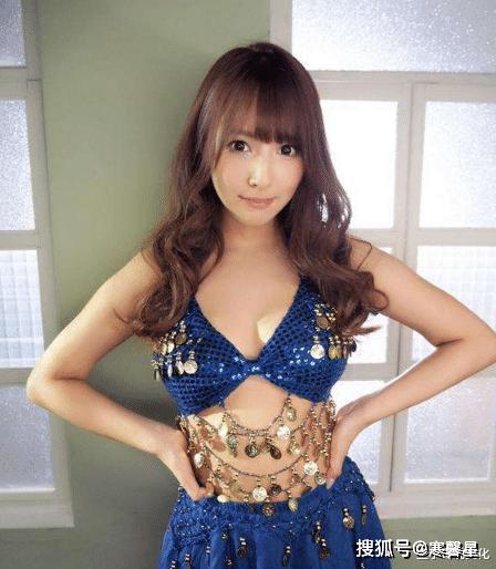 三上悠亞转型走美少女路线曾被美女组合辞退下海后又强势上岸