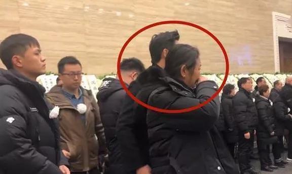 赵忠祥告别仪式如期举行，无耻商家却蹭热度进