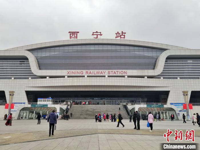 青藏集团公司停运14对列车