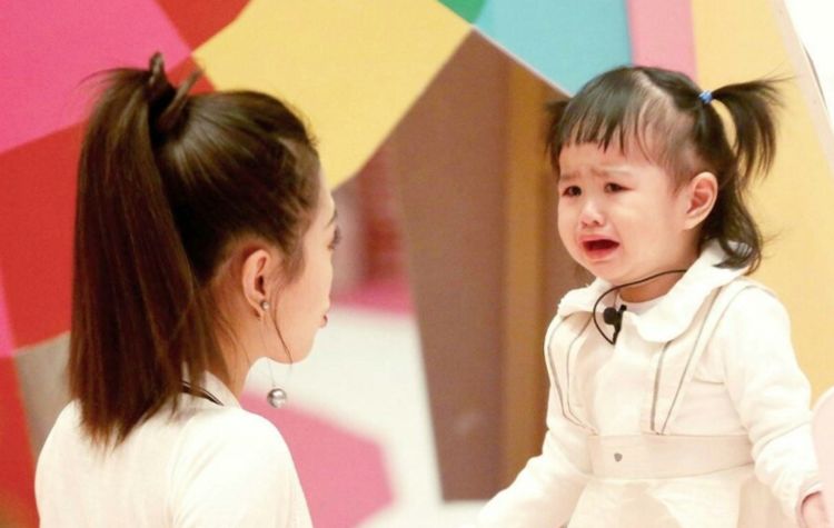 包贝尔女儿饺子实力圈粉,出落越来越好,与妈妈更亲