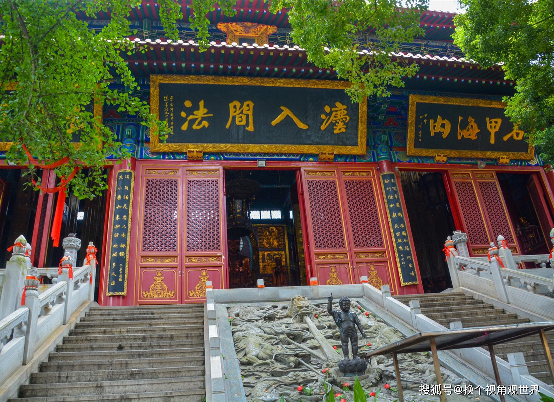 武汉唯一的皇家寺院,距今已有1600多年历史,但香火却不及归元寺