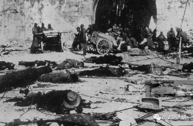 日军|南京大屠杀老照片，图5日军行为惨绝人寰，让我们铭记那段历史