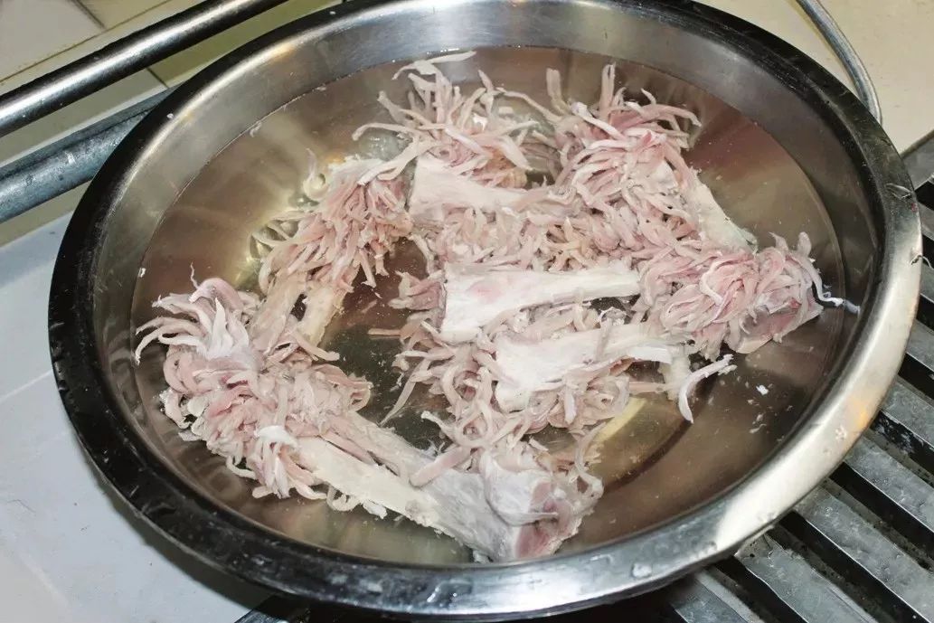 把肉切成厚厚的薄片 01da64c0d0894560a0e3d7f37fae34e1.jpeg