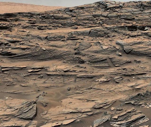 30张火星表面照片, 好奇号 7年多时间拍摄,原来火星表面长这样