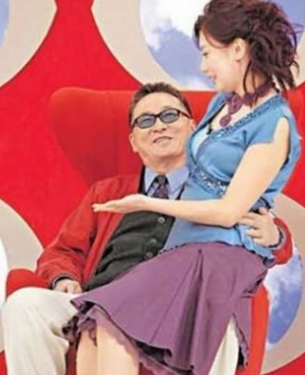 被占便宜的五位男星，其实韩红和黄晓明挺般配