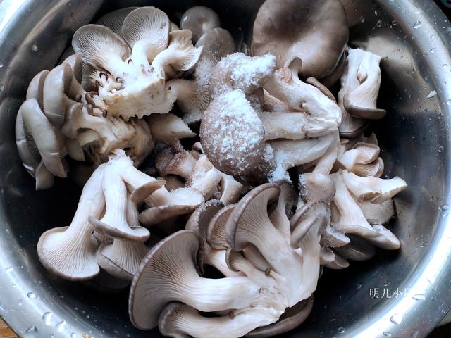 蘑菇怎么做比较鲜 5e655aee201445d5ad6b47875f61db40.jpeg