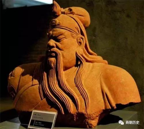 成为了|关羽所有雕像，为何眼睛都是闭着的？老木匠：谁敢让他睁开眼？