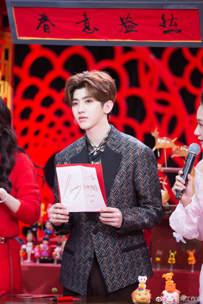 去年今日|蔡徐坤《那年春天》首唱舞台曝光 坤