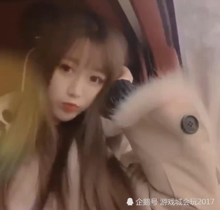 斗鱼王者荣耀一姐温柚晒出最新照片 手游区当之无愧的