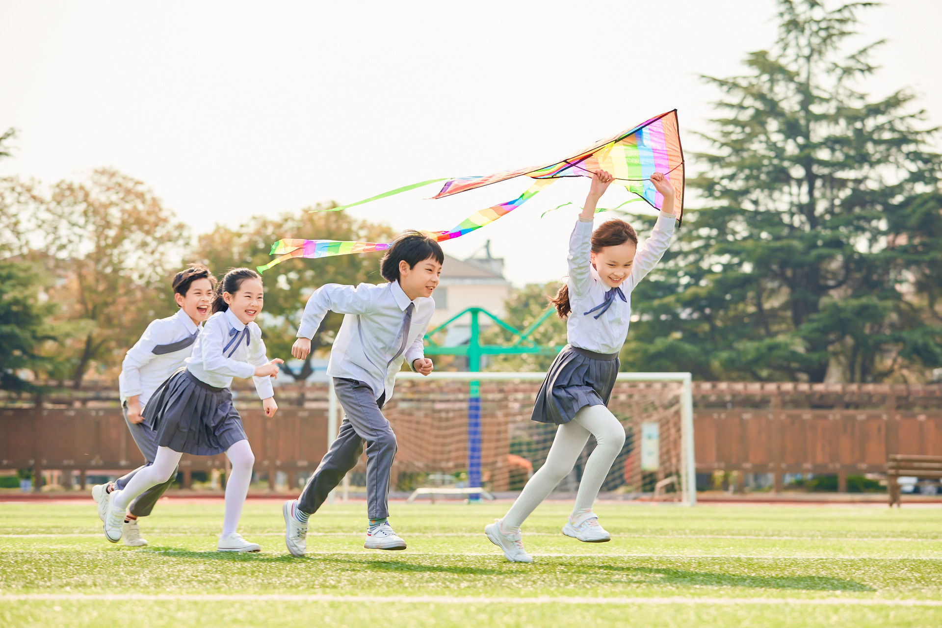 上海市教委：各级各类学校2月底前不开学！