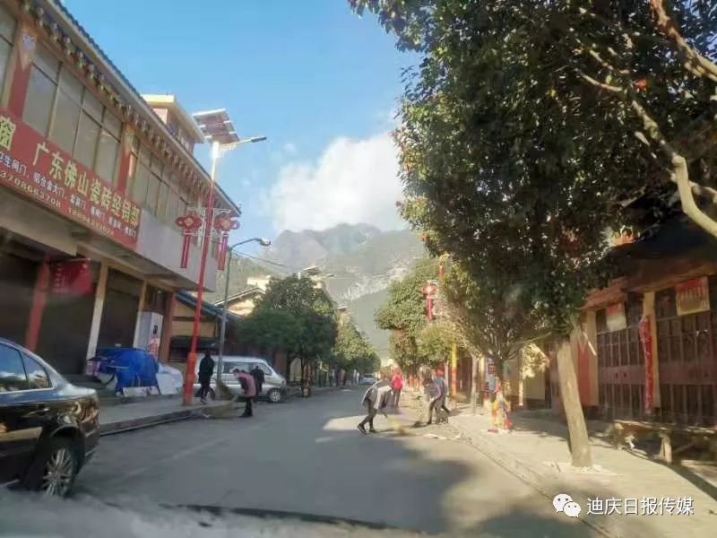 塔城镇人均