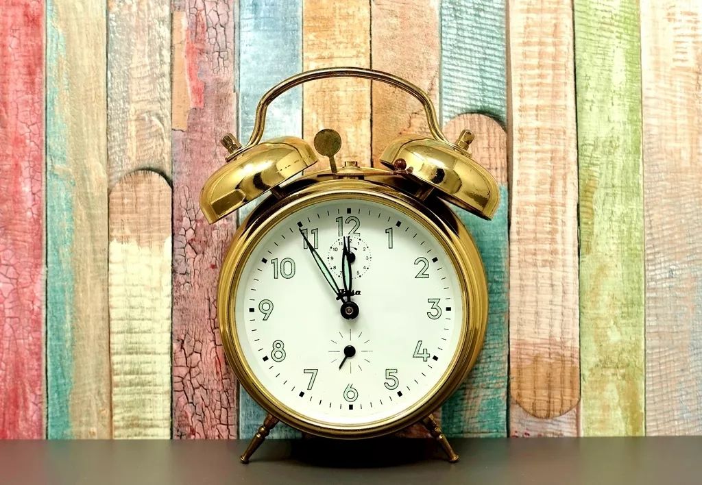 怎么教孩子认识钟表时间学得快 c07d9d2e08c3460aa2e9b7d371429c26.jpeg