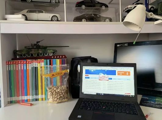 在家上班第3天，美颜办公出现了（图文）