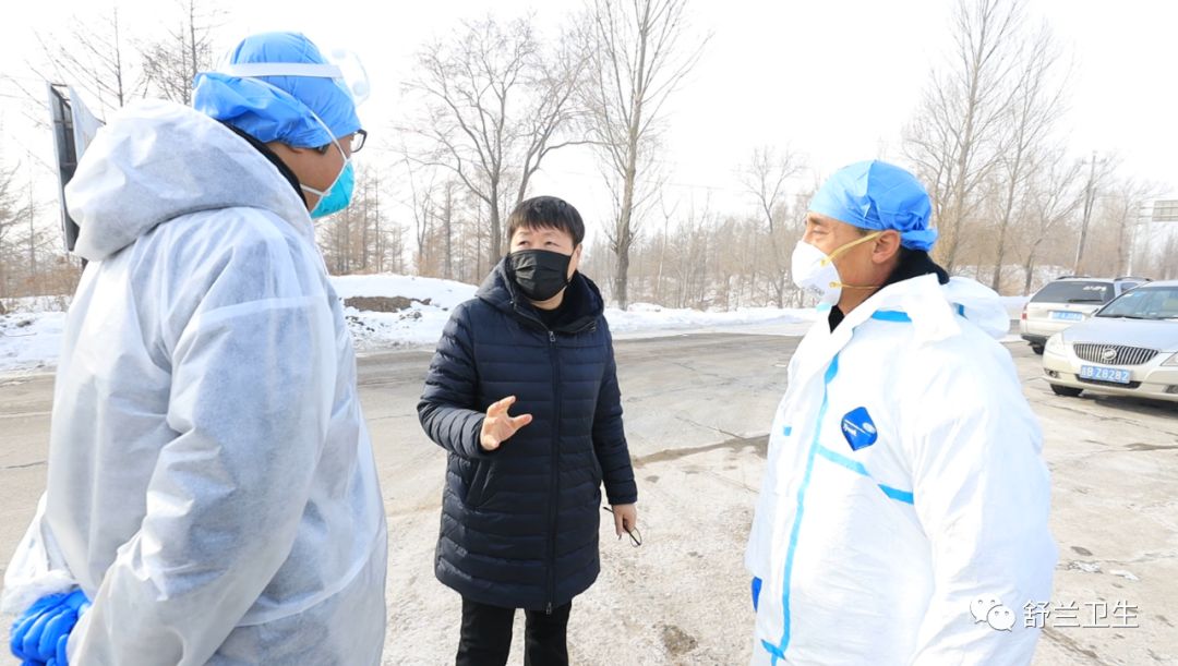 众志成城抗击疫情舒兰市卫生健康局城市卡点坚守24小时日夜守护